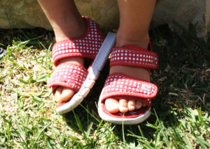 Pflegekind - erste Sandalen von Thaio